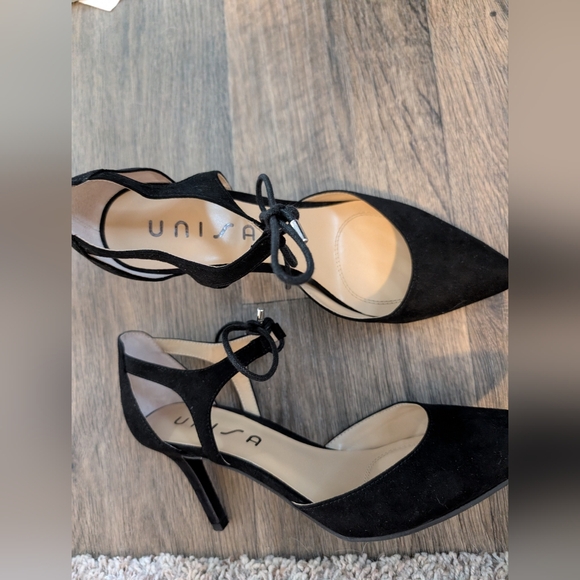 Unisa Black Pointed Heels Women's Shoes - Picture 2 of 4
